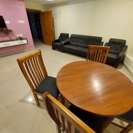Hotel Sree Gokulam Apartments Гуруваюр Экстерьер фото