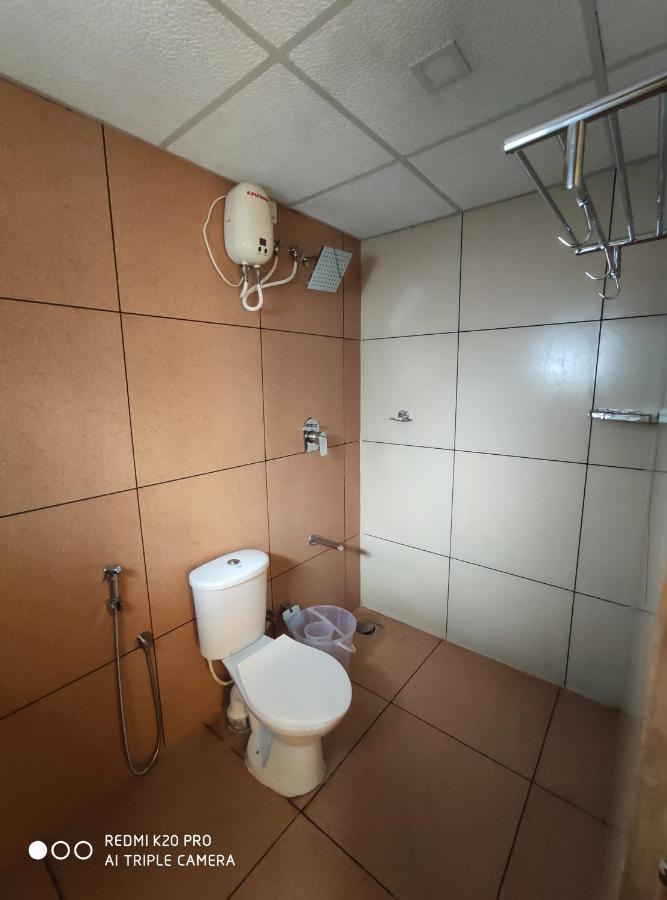 Hotel Sree Gokulam Apartments Гуруваюр Экстерьер фото